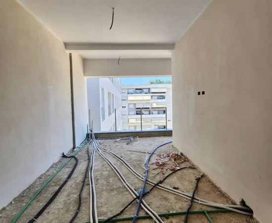 SHITET :✅️ ULTRA 🏘 Apartament 2+1+2wc & 2 Ballkone + Garderobë (📍Kompleksi Kika 3 ) 💫 - Komuna Parisit 120 m² Çmimi 312,000€ 🧭`