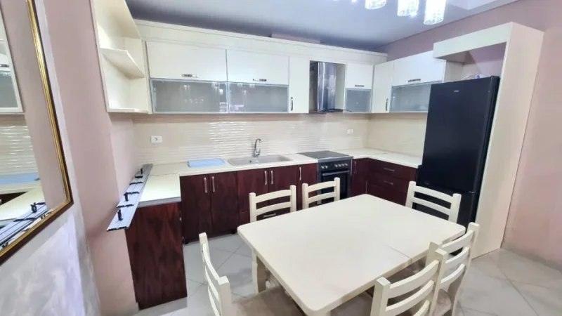 Jepet me Qera Super Apartamenti 2+1 ne Astir   550 €uro