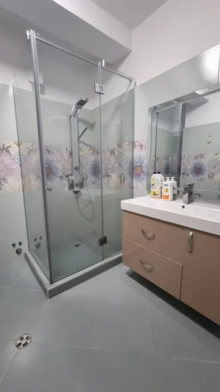 Jepet me Qera Super Apartamenti 2+1 ne Astir   550 €uro