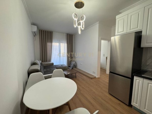 Tirane, jepet me qera apartament 1+1 Kati 3, 60 m² 500 € (Rr. Ndre Mjeda)