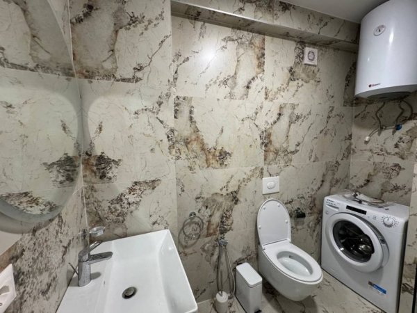Tirane, jepet me qera apartament 1+1 Kati 3, 60 m² 500 € (Rr. Ndre Mjeda)