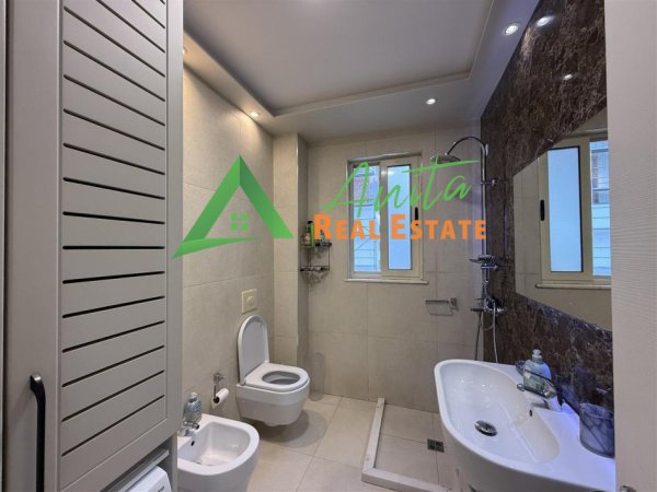 Tirane, jepet me qera apartament 2+1+Ballkon Kati 3, 97 m² 700 € (Liqeni i Thate, mbi kopshtin Zoologjik)