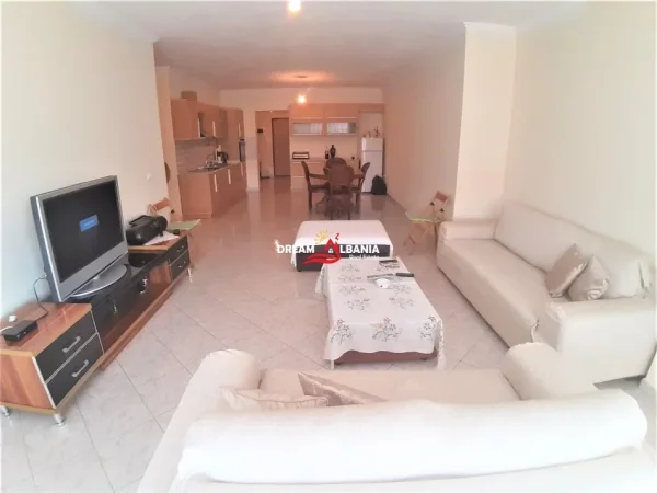 Tirane, jepet me qera apartament 3+1 , 154 m² 700 € (prane vilave Gjermane)