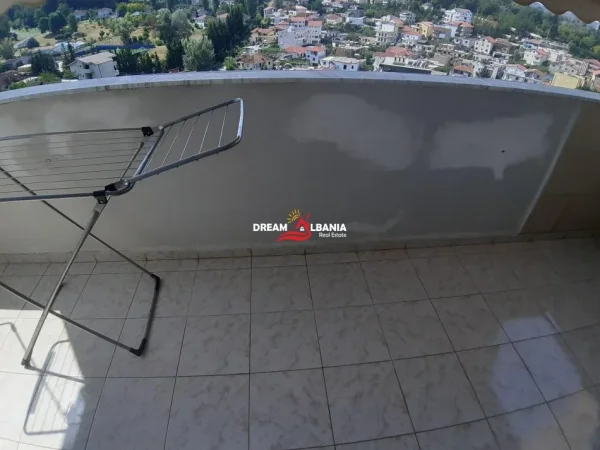 Tirane, jepet me qera apartament 3+1 , 154 m² 700 € (prane vilave Gjermane)