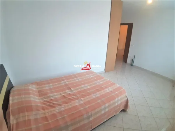 Tirane, jepet me qera apartament 3+1 , 154 m² 700 € (prane vilave Gjermane)