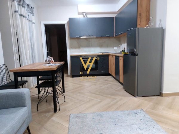 Tirane, jepet me qera apartament 1+1+Ballkon Kati 5, 75 m² 600 € (SHKOLLA E BALETIT)