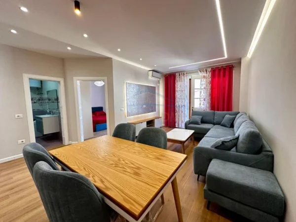 Tirane, shes apartament 1+1 Kati 1, 