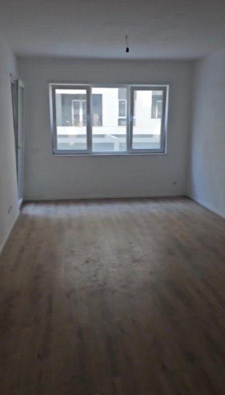 Tirane, shitet apartament 2+1+Ballkon Kati 1, 96 m² 110.000 € (Rruga Gryka e Kacanikut)