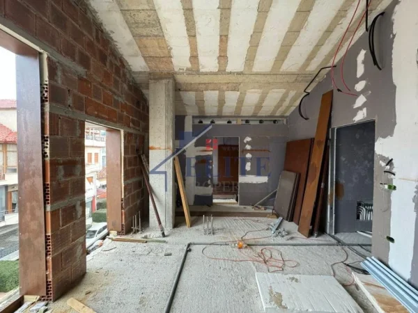 Korce, shitet hotel Kati 3, 411 m² 650.000 € (Korce)