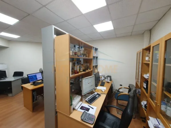 0683487469 Tirane, shitet ambjent biznesi Kati 0, 45 m² 185.000 € (Qender , Prane Torre Drin)