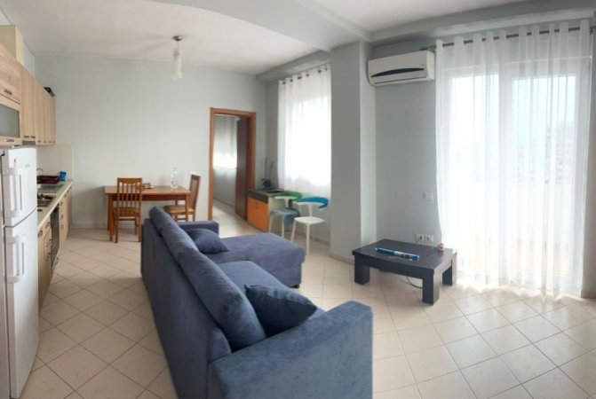 Tirane, jepet me qera apartament 1+1+Ballkon Kati 5, 65 m² 400 € (millosh shutku)