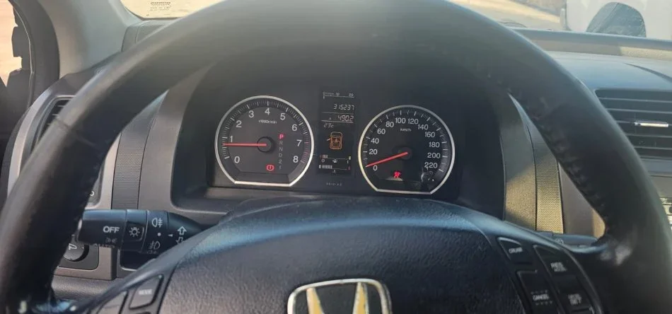 Vlore, shitet SUV SUPER OKAZION HONDA CR-V Benzin+Gaz, gri e erret automatik Kondicioner 315.000 km 5.300 €