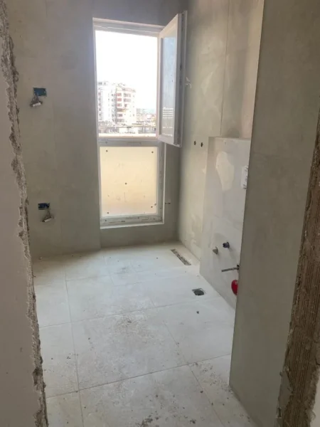 Tirane, shitet apartament 1+1+Ballkon Kati 5, 73 m² 125.000 € 
