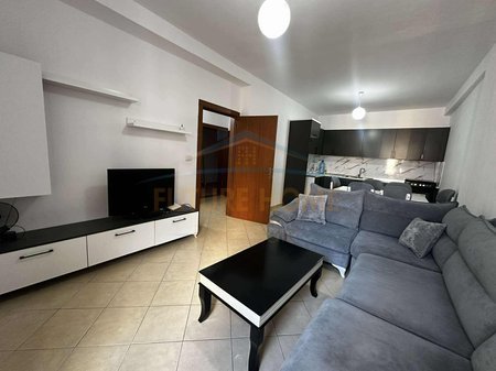 Tirane, jepet me qera apartament 1+1 Kati 6, 70 m² 400 € 