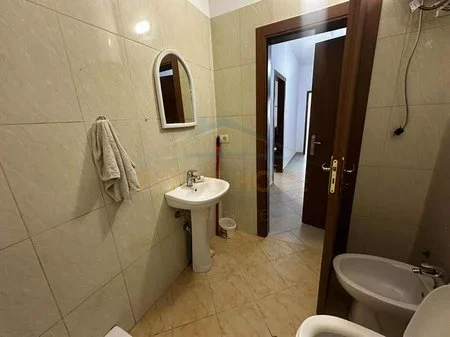 Tirane, jepet me qera apartament 1+1 Kati 6, 70 m² 400 € 