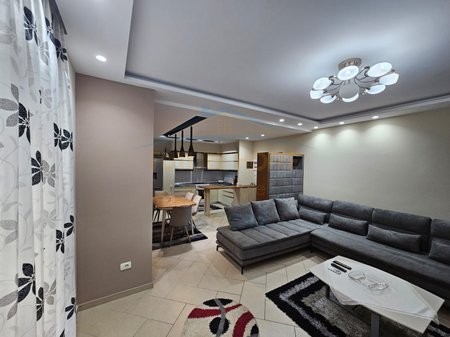 Tirane, jepet me qera apartament 2+1 Kati 3, 100 m² 750 € 