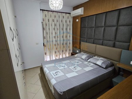 Tirane, jepet me qera apartament 2+1 Kati 3, 100 m² 750 € 