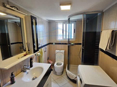 Tirane, jepet me qera apartament 2+1 Kati 3, 100 m² 750 € 