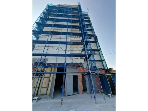 Tirane, jepet me qera ambjent biznesi Kati 5, 1.346 m² 25.000 € (Sauk)