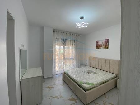 Tirane, jepet me qera apartament 2+1+Ballkon Kati 1, 120 m² 750 € (Tregu Elektrik)