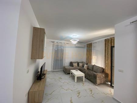 Tirane, jepet me qera apartament 2+1+Ballkon Kati 1, 120 m² 750 € (Tregu Elektrik)