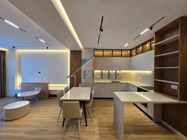 Tirane, jepet me qera apartament 1+1+Ballkon Kati 2, 75 m² 650 € (Astir)