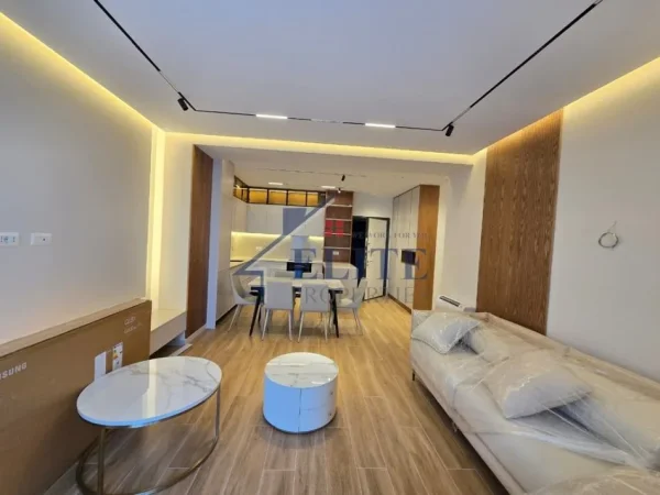 Tirane, jepet me qera apartament 1+1+Ballkon Kati 2, 75 m² 650 € (Astir)