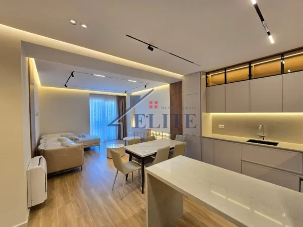 Tirane, jepet me qera apartament 1+1+Ballkon Kati 2, 75 m² 650 € (Astir)