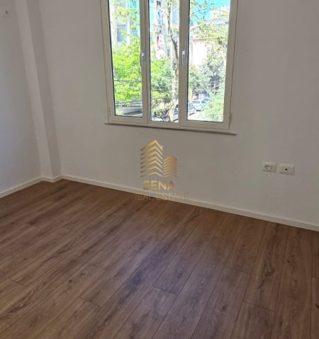 Tirane, shitet apartament 1+1 Kati 2, 53 m² 110.000 € (Rruga Muhamet Gjollesha)