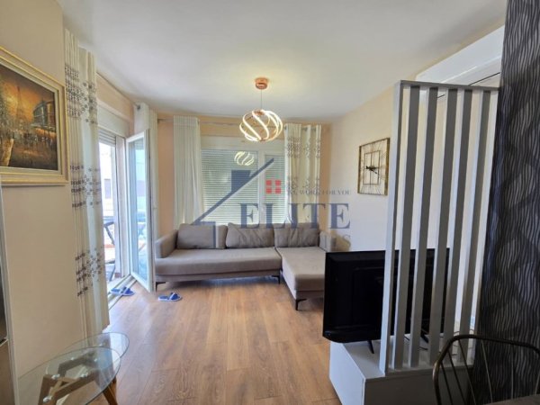 Tirane, jepet me qera apartament 2+1+Ballkon Kati 2, 100 m² 650 € (Kodra e Diellit)