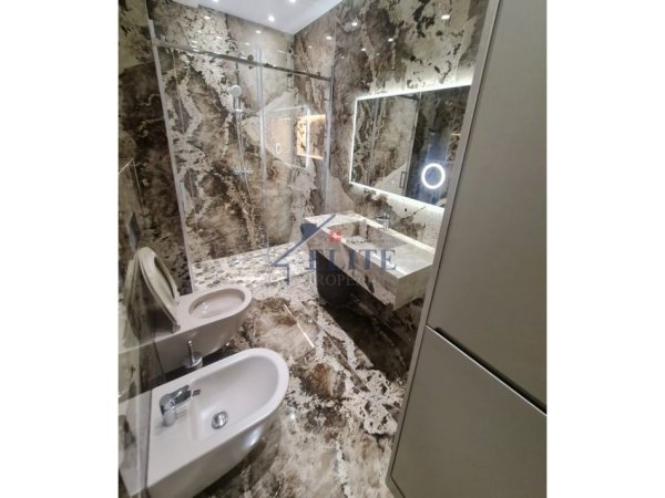 Tirane, jepet me qera apartament 1+1+Ballkon Kati 2, 80 m² 1.200 € (Liqeni i Thate)