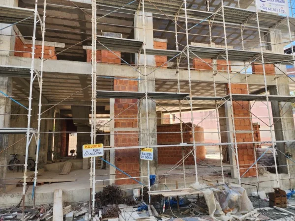 Tirane, shitet dyqan Kati 0, 