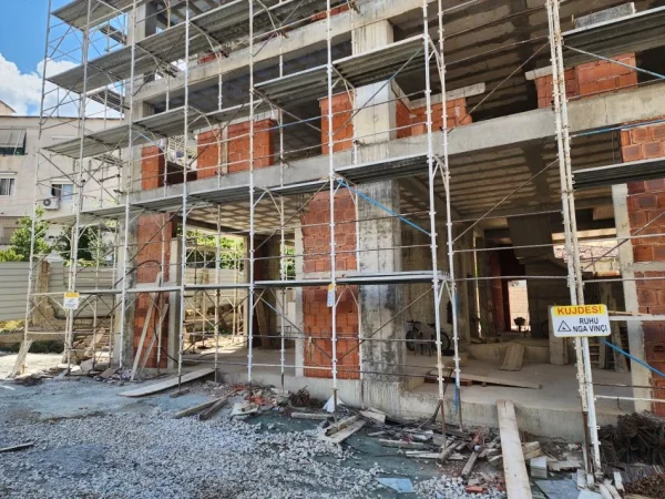 Tirane, shitet dyqan Kati 0, 