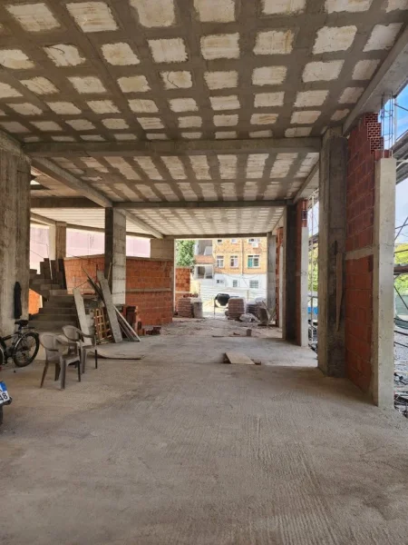 Tirane, shitet dyqan Kati 0, 