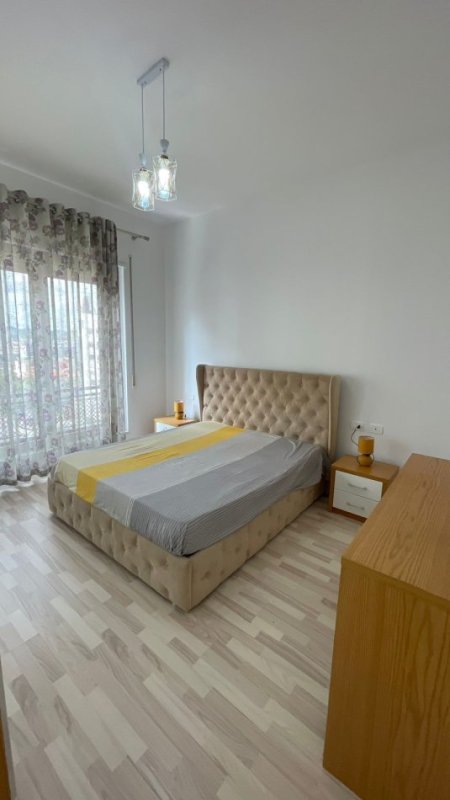 Tirane, jepet me qera apartament 2+1 Kati 7, 122 m² 1.300 € (Delijorgj)