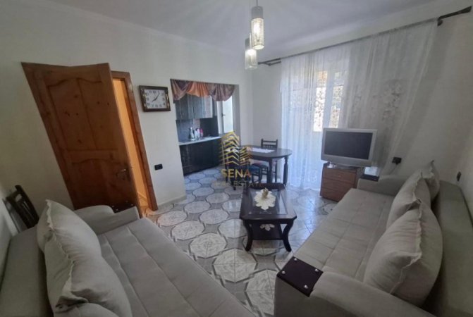 Tirane, jepet me qera apartament 1+1 Kati 4, 55 m² 350 € (Prane Shkollesh Gjon Buzuku)