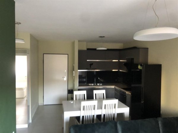 Tirane, jepet me qera apartament 2+1 Kati 4, 96 m² 1.000 € (STADIUMI DINAMO)