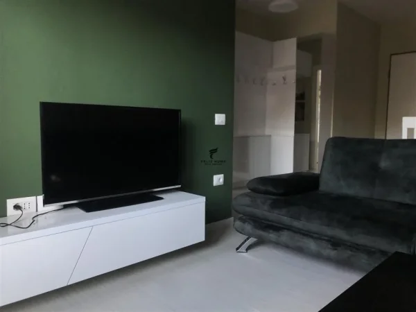Tirane, jepet me qera apartament 2+1 Kati 4, 96 m² 1.000 € (STADIUMI DINAMO)