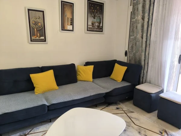 Tirane, jepet me qera apartament 1+1+Aneks+Ballkon Kati 6, 400 € 