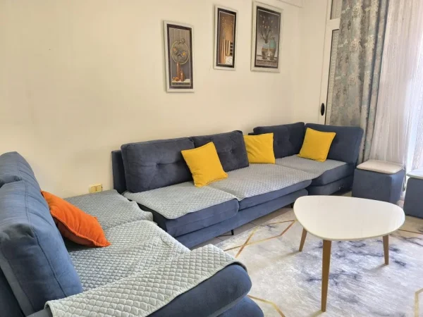 Tirane, jepet me qera apartament 1+1+Aneks+Ballkon Kati 6, 400 € 