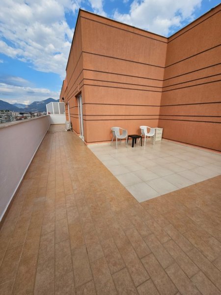 Tirane, jap me qera apartament+verande | Penthouse 2+1+Aneks+Ballkon Kati 6, 145 m² 500 € 