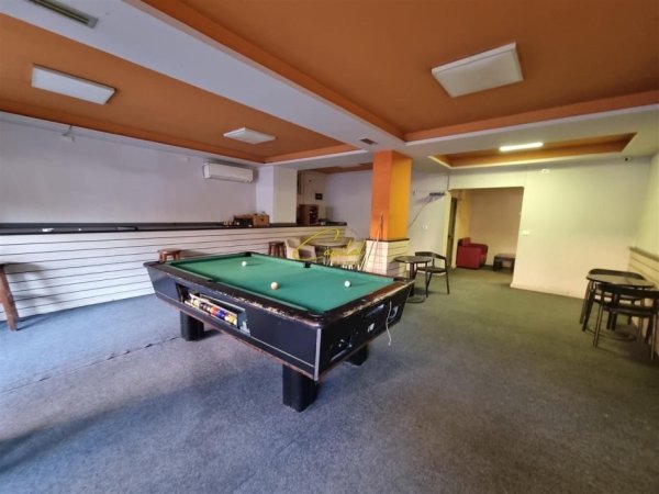 Tirane, jepet me qera ambjent biznesi Kati 0, 94 m² 500 € (PAZARI I RI)
