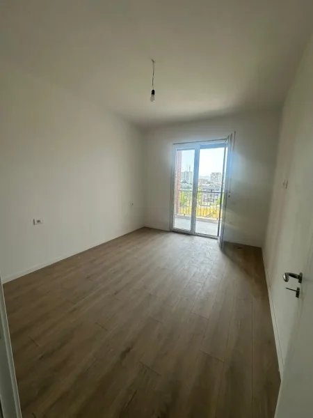 Shitet apartament 1+1 ne Kamez
