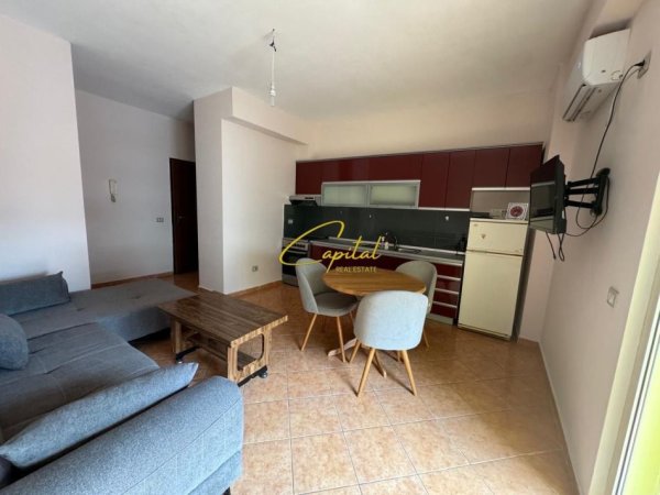 Tirane, jepet me qera apartament 1+1 Kati 5, 70 m² 500 € (VASIL SHANTO)
