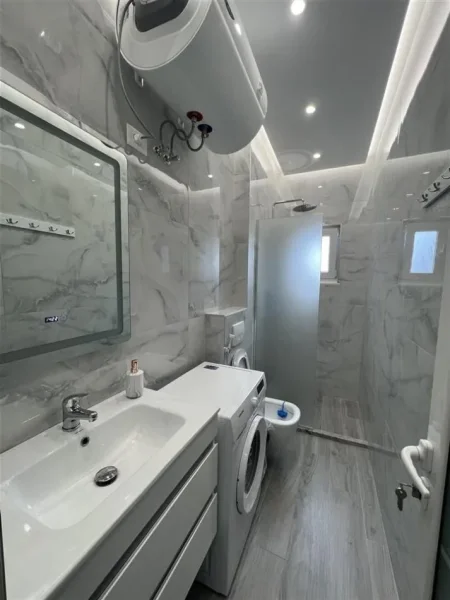 Tirane, jepet me qera apartament 1+1+Ballkon Kati 1, 36 m² 85.000 € (LAPRAKE)