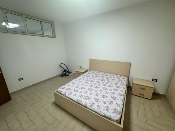 Tirane, jepet me qera apartament 1+1+Ballkon Kati 2, 60 m² 450 € (Rr. Myslym Shyri prane Gjykates se Tiranes)