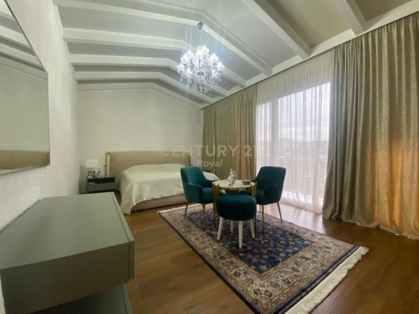 Tirane, shes VILE ME PISHINE , 1.000 m² 2.300.000 € (Qendra Tregetare TEG)