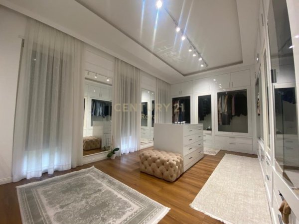 Tirane, shes VILE ME PISHINE , 1.000 m² 2.300.000 € (Qendra Tregetare TEG)