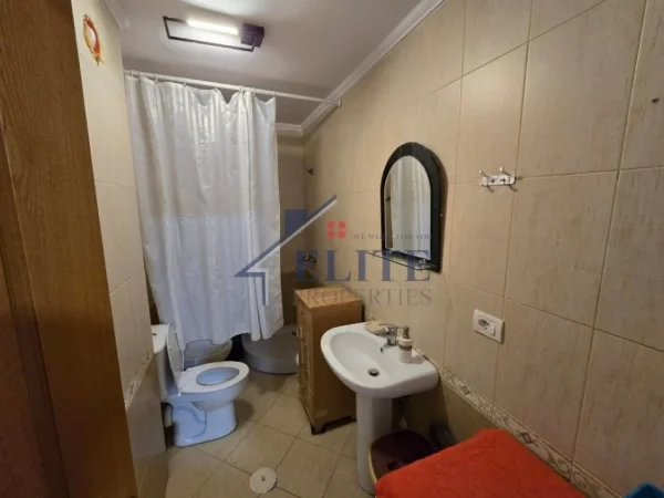 Tirane, jepet me qera apartament 2+1+Ballkon Kati 3, 105 m² 550 € (Astir)