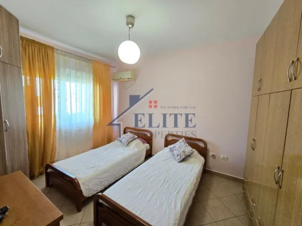 Tirane, jepet me qera apartament 2+1+Ballkon Kati 3, 105 m² 550 € (Astir)
